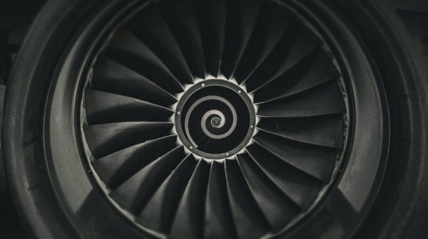 Решение Rolls-Royce возобновить выплату дивидендов подняло акции до рекорда