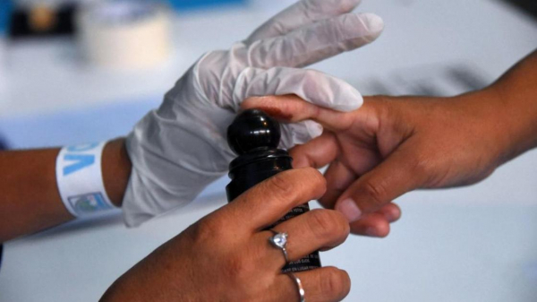 Снимать отпечатки пальцев у детей планируют в Казахстане