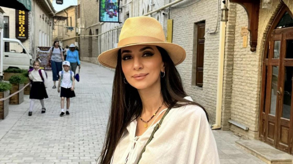 &quot;Счастлива я, счастливы дети&quot;: улетевшая в Узбекистан Зара показала подросших сыновей