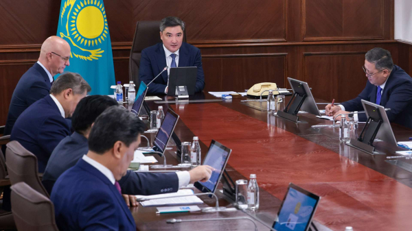 Бектенов дал поручения по воспитанию экологической и духовной культуры населения