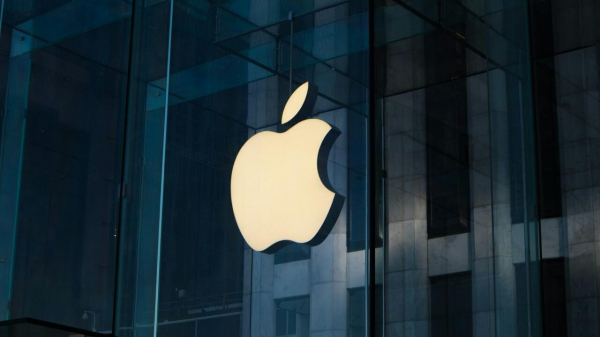 Apple получила пятое понижение рейтинга в этом месяце — за день до отчета