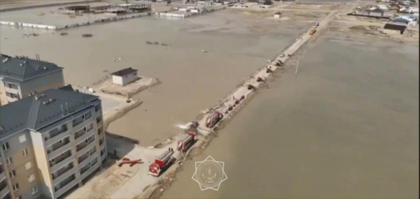 Паводки в Казахстане: уровень воды в Урале продолжает расти  